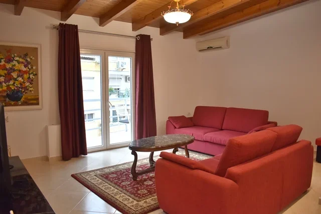 Jepet Super Apartament Ne Qender te Tiranes me Qera 3+1 ,1000 € , Mundesi per Airbnb