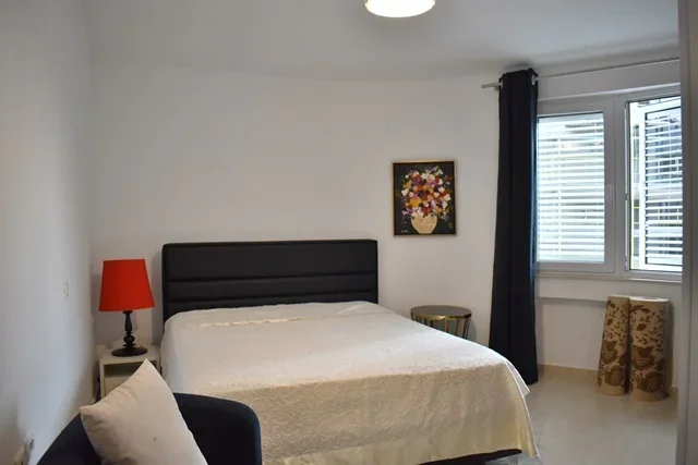 Jepet Super Apartament Ne Qender te Tiranes me Qera 3+1 ,1000 € , Mundesi per Airbnb
