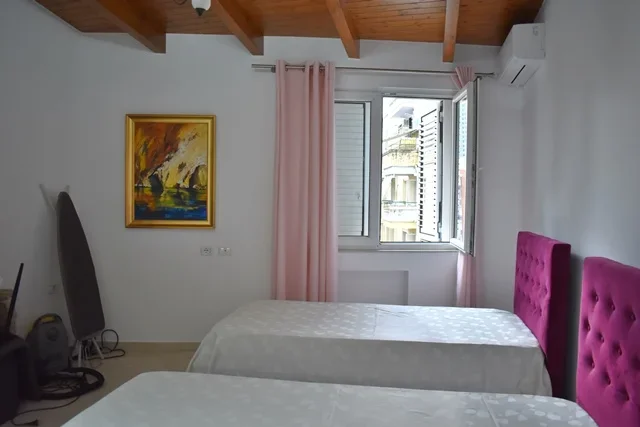 Jepet Super Apartament Ne Qender te Tiranes me Qera 3+1 ,1000 € , Mundesi per Airbnb