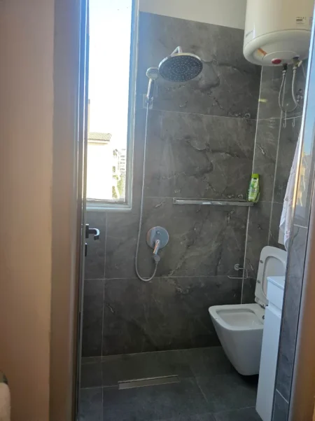 Tirane, jepet me qera apartament 1+1 Kati 5, 62 m² 500 € 