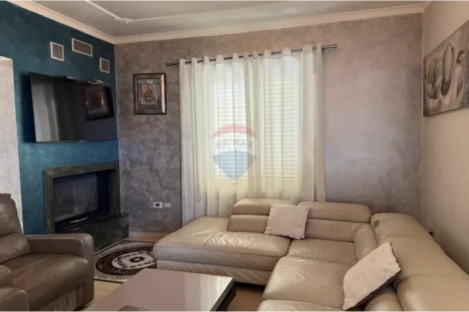 Shqiperi, shitet Vile , 370.000 € 