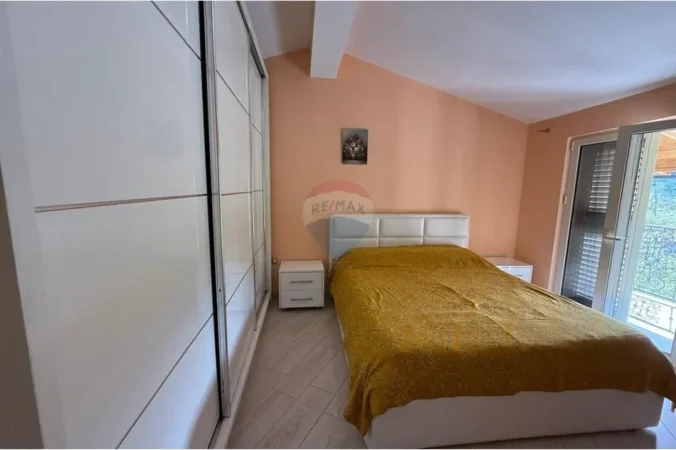 Shqiperi, shitet Vile , 370.000 € 