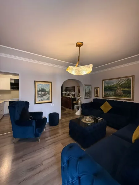 Tirane, shitet apartament 2+1 Kati 4, 104 m² 225.000 € (rruga e kavajes , 21 Dhjetori)