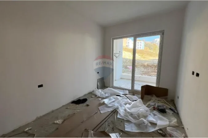 Tirane, shitet apartament , 90 m² 135.000 € 