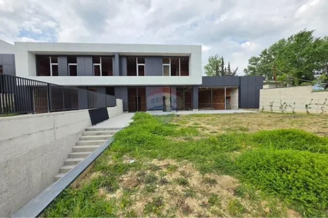 Tirane, shitet Vile , 521 m² 620.000 € 