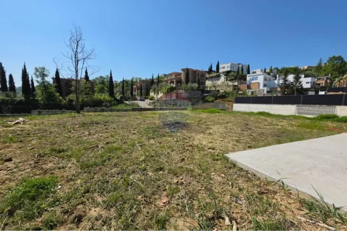 Tirane, shitet Vile , 420 m² 490.000 € 