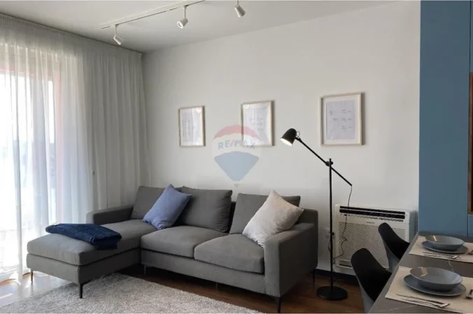 Tirane, shitet apartament , 80 m² 