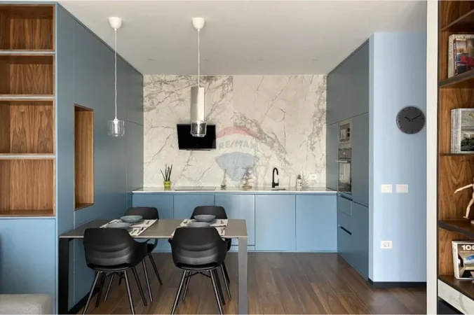 Tirane, shitet apartament , 80 m² 