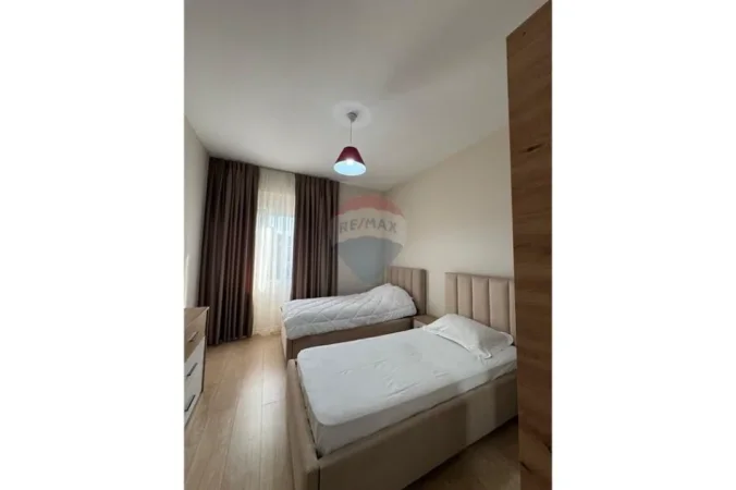 Tirane, shitet , 95 m² 