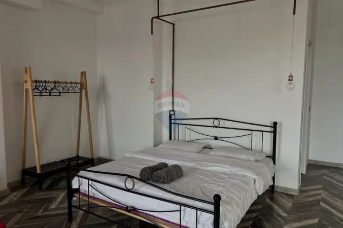 Tirane, shitet apartament , 65 m² 