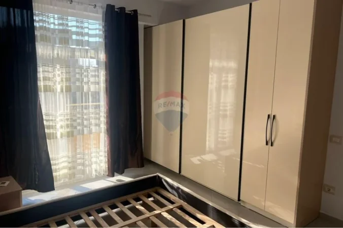Tirane, shitet apartament , 100 m² 