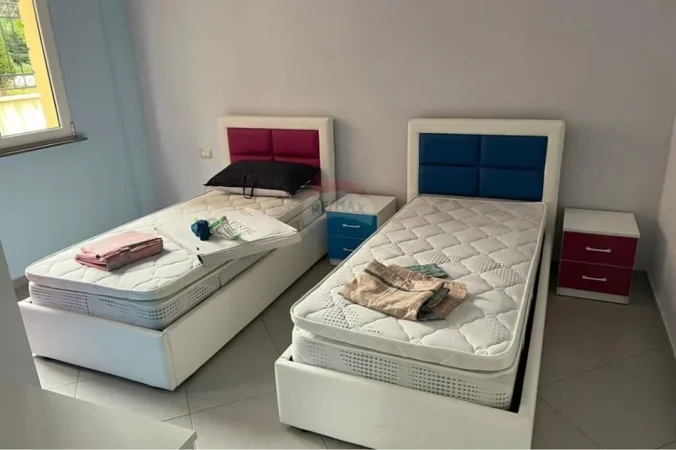 Tirane, shitet apartament , 100 m² 