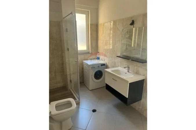 Tirane, shitet apartament , 100 m² 