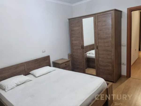 Tirane, jepet me qera apartament 1+1 Kati 8, 100 m² 750 € (garda)