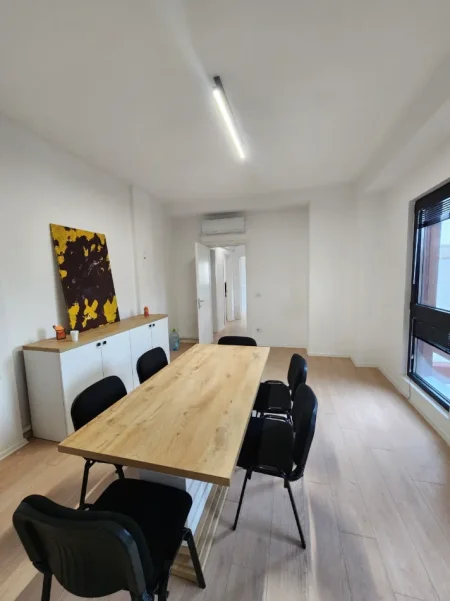 ✨️Me Qira Ultra Zyrë 124m² (📍Garden Building )  ndarë në 3 ambiente pune KATI 7 (Pamje Panoramike) 1000€/Muaj 💥💥