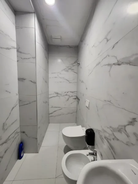 ✨️Me Qira Ultra Zyrë 124m² (📍Garden Building )  ndarë në 3 ambiente pune KATI 7 (Pamje Panoramike) 1000€/Muaj 💥💥