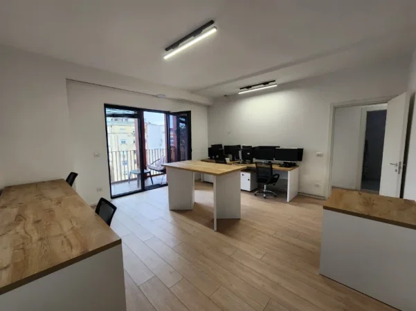 ✨️Me Qira Ultra Zyrë 124m² (📍Garden Building )  ndarë në 3 ambiente pune KATI 7 (Pamje Panoramike) 1000€/Muaj 💥💥