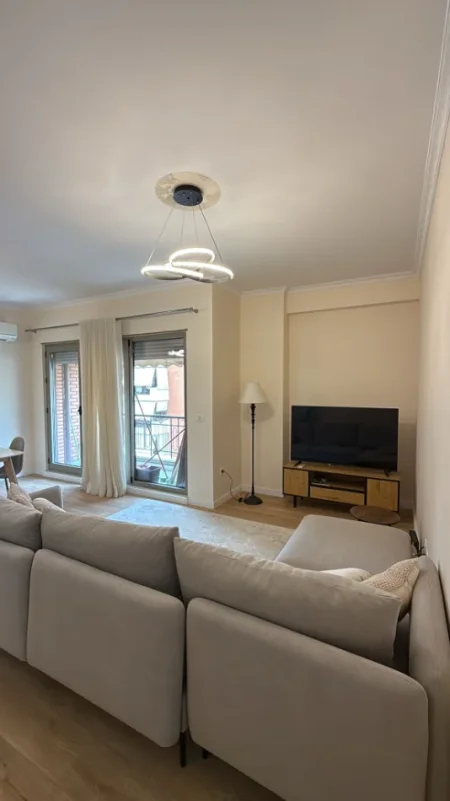 jepet me qera apartament Kati 2, 90 m² 1.000 € (Kompleksi Delijorgji)