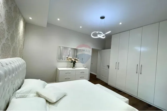 Tirane, jepet me qera apartament , 95 m² 1.050 € 