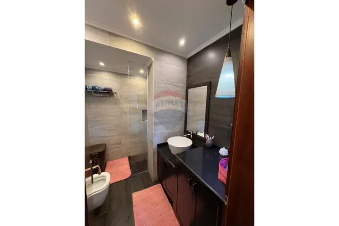 Tirane, jepet me qera apartament , 93 m² 750 € 