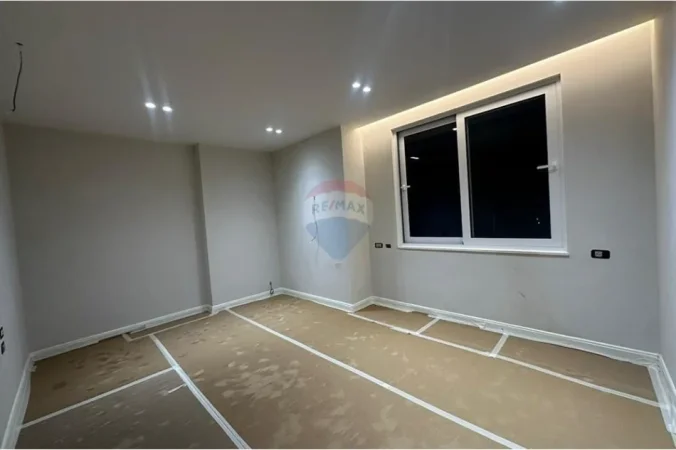 Tirane, shitet apartament , 143 m² 400.000 € (Ish Ekspozita)