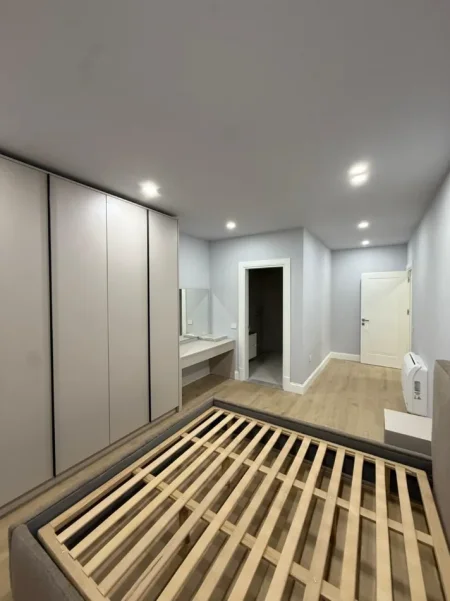 Tirane, shitet apartament 2+1+Ballkon Kati 2, 114 m² 150.000 € (Colour Splash, Paskuqan)