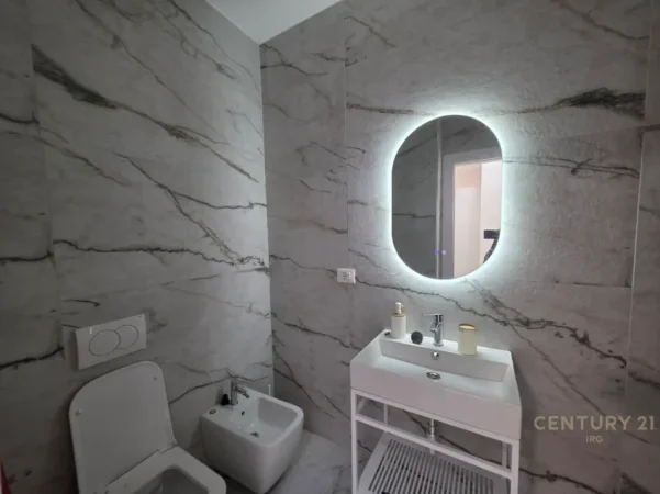 Tirane, shitet apartament 1+1 Kati 3, 75 m² 122.000 € (shkoze)