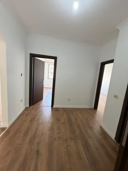 Tirane, shitet apartament 2+1+Ballkon Kati 3, 90 m² 140.000 € (Astir Kompleksi Fratari)
