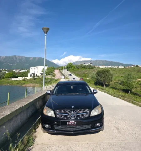 Tirane, shes makine Mercedes-Benz C220 CDI Nafte, e zeze automatik Kondicioner 245.000 km 4.900 €