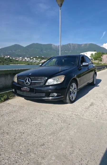 Tirane, shes makine Mercedes-Benz C220 CDI Nafte, e zeze automatik Kondicioner 245.000 km 4.900 €