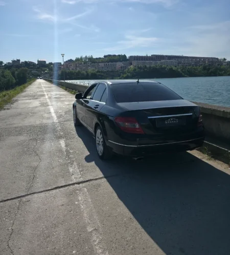 Tirane, shes makine Mercedes-Benz C220 CDI Nafte, e zeze automatik Kondicioner 245.000 km 4.900 €