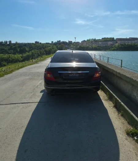 Tirane, shes makine Mercedes-Benz C220 CDI Nafte, e zeze automatik Kondicioner 245.000 km 4.900 €