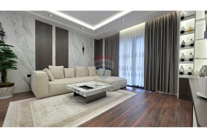 Vlore, shitet apartament 2+1 Kati 4, 102 m² 245.000 € (Rruga Cameria, Lungomare, Vlore)