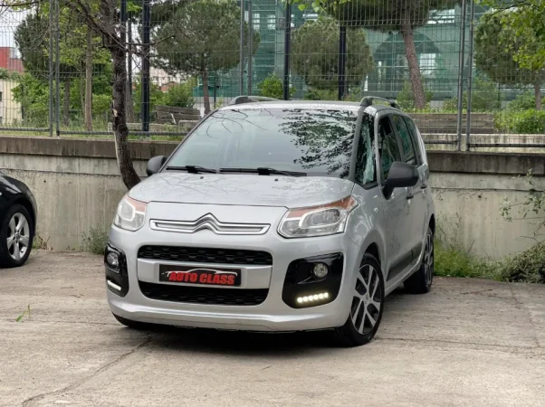 Tirane, shes makine CITROEN C3 PICASSO Nafte, gri metalizato manuale Klima 170.000 km 5.200 €