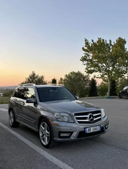 Tirane, japim me qera SUV | Fuoristrad | xhip Glk Nafte, gri e erret automatik Klima 45/dita