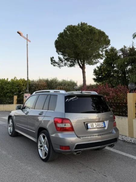 Tirane, japim me qera SUV | Fuoristrad | xhip Glk Nafte, gri e erret automatik Klima 45/dita