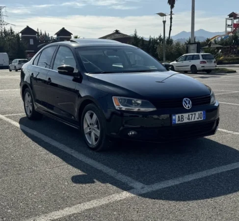 Tirane, jap me qera makine Jetta Nafte, automatik Klima 170.000 km 25/dita