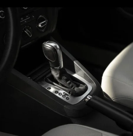 Tirane, jap me qera makine Jetta Nafte, automatik Klima 170.000 km 25/dita