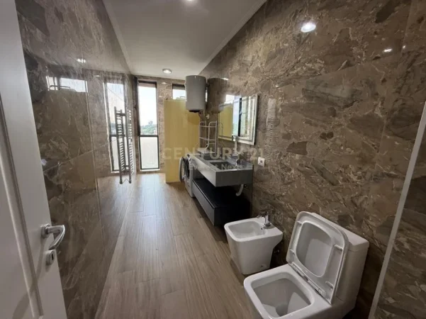 Tirane, shes apartament 2+1 Kati 2, 124 m² 315.000 € (Oasis Lake)