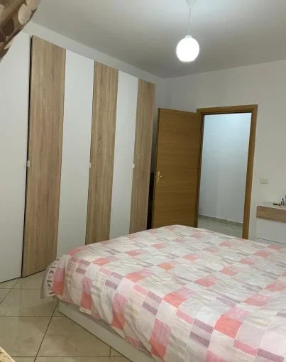 Tirane, jepet me qera apartament 1+1+Aneks+Ballkon Kati 7, 60 m² 400 € (kashar)