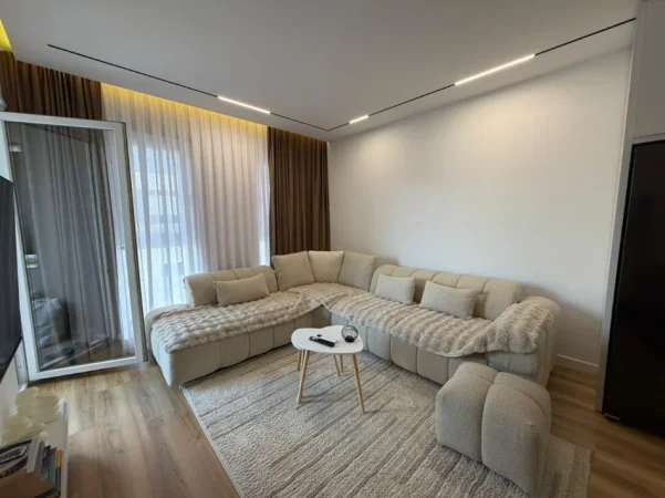 Tirane, shitet apartament 2+1 , 145.000 € (UNIVERS CITY)