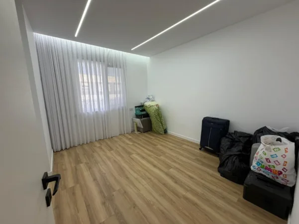 Tirane, shitet apartament 2+1 , 145.000 € (UNIVERS CITY)