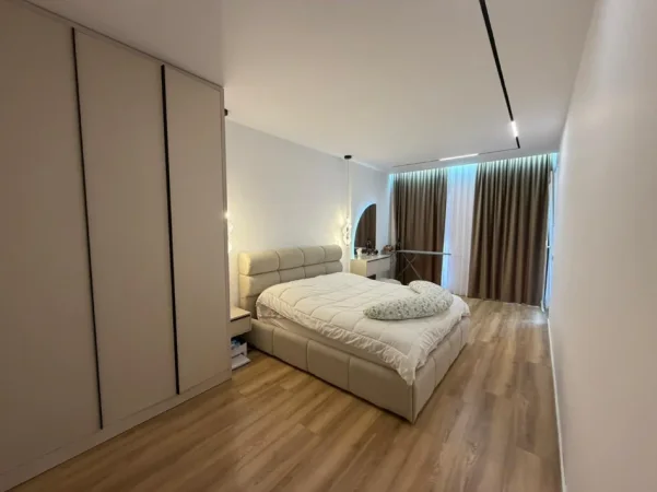 Tirane, shitet apartament 2+1 , 145.000 € (UNIVERS CITY)