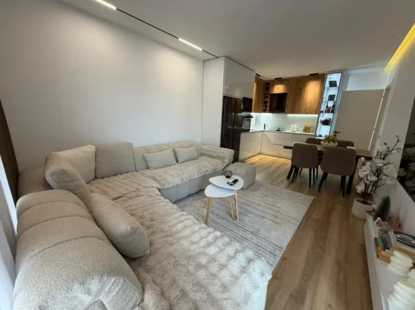 Tirane, shitet apartament 2+1 , 145.000 € (UNIVERS CITY)