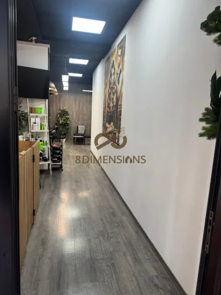 Tirane, jepet me qera ambjent biznesi Kati 0, 33 m² 750 € (don bosko)