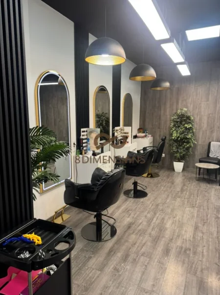Tirane, jepet me qera ambjent biznesi Kati 0, 33 m² 750 € (don bosko)