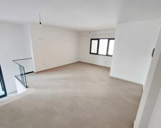 Tirane, shes dyqan Kati 0, 43 m² 150.000 € (green city)