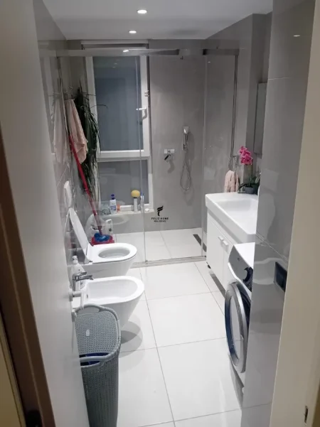 Tirane, jepet me qera apartament duplex 3+1 Kati 3, 100 m² 1.000 € (5 MAJI)