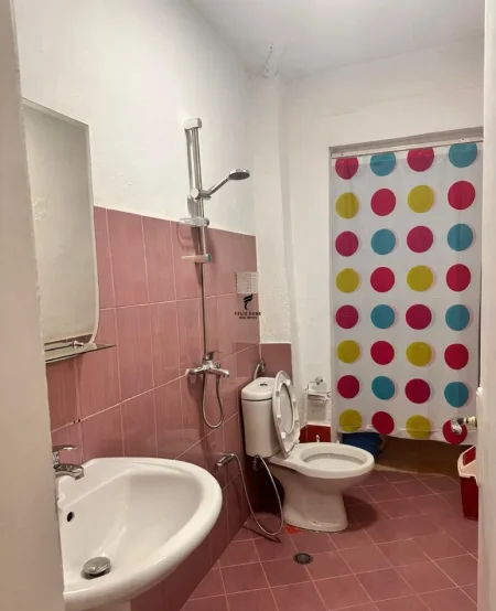 Tirane, jepet me qera apartament 1+1 Kati 2, 50 m² 500 € (MYSLYM SHYRI)