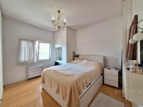 Tirane, shes apartament 3+1 Kati 3, 128 m² (Rruga e Kavajes)